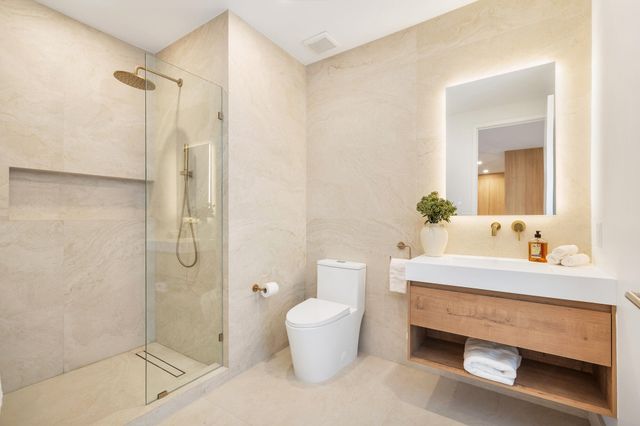 350 Colonial Road, West Palm Beach, FL 33405