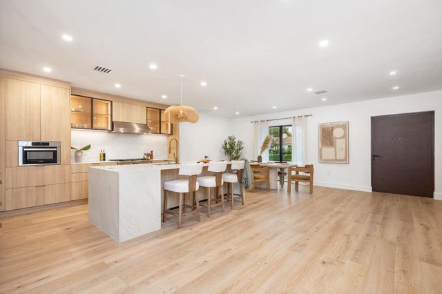 350 Colonial Road, West Palm Beach, FL 33405