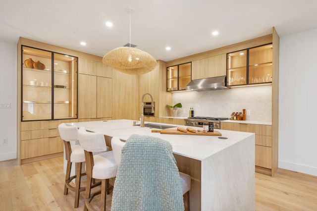 350 Colonial Road, West Palm Beach, FL 33405