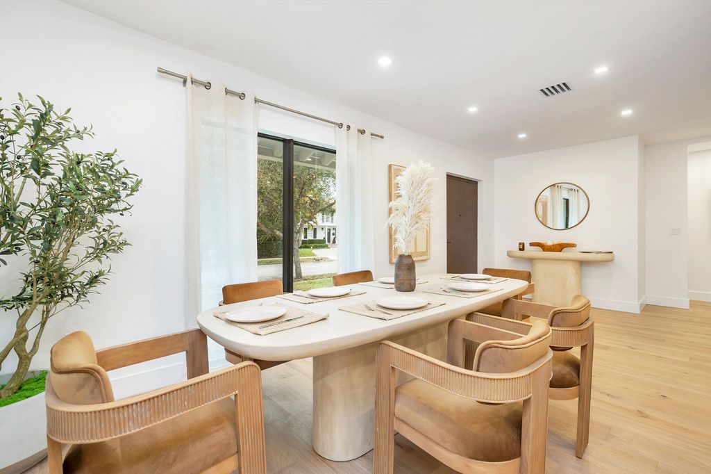 350 Colonial Road, West Palm Beach, FL 33405