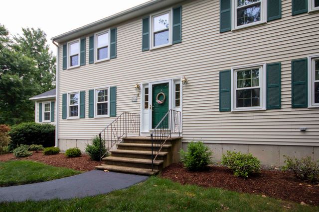 4 Woodbine Drive, Londonderry, NH 03053