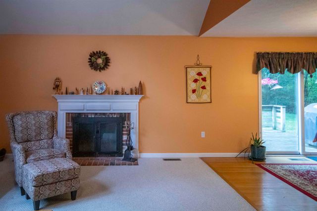 4 Woodbine Drive, Londonderry, NH 03053