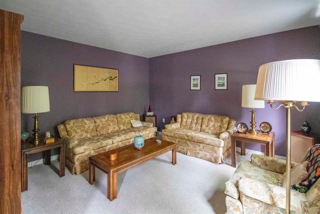 4 Woodbine Drive, Londonderry, NH 03053