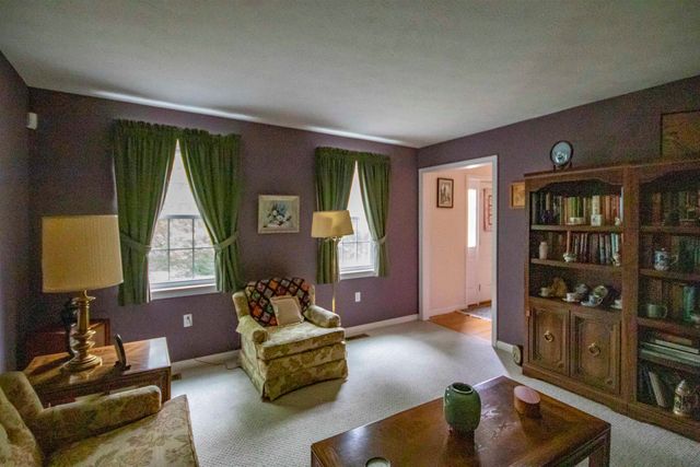4 Woodbine Drive, Londonderry, NH 03053