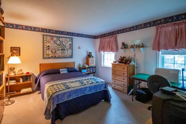4 Woodbine Drive, Londonderry, NH 03053