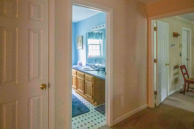 4 Woodbine Drive, Londonderry, NH 03053