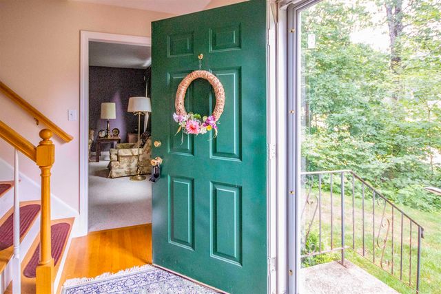 4 Woodbine Drive, Londonderry, NH 03053