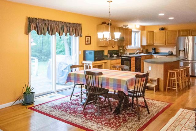 4 Woodbine Drive, Londonderry, NH 03053