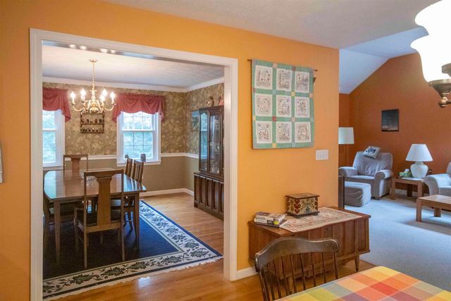 4 Woodbine Drive, Londonderry, NH 03053