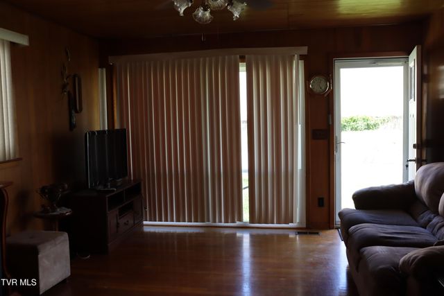 651 Shawnee Avenue, Big Stone Gap, VA 24219