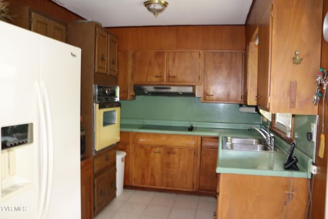 651 Shawnee Avenue, Big Stone Gap, VA 24219