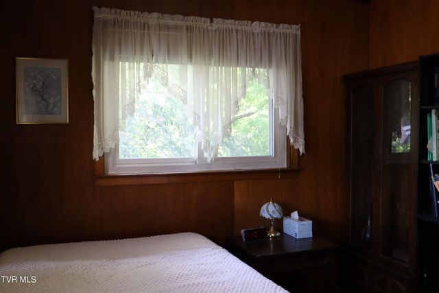 651 Shawnee Avenue, Big Stone Gap, VA 24219