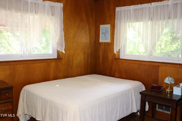 651 Shawnee Avenue, Big Stone Gap, VA 24219