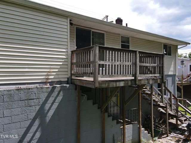 651 Shawnee Avenue, Big Stone Gap, VA 24219