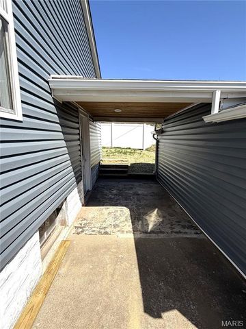 413 S 8th Street, Belleville, IL 62220