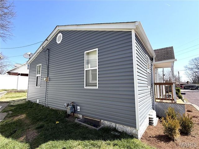 413 S 8th Street, Belleville, IL 62220