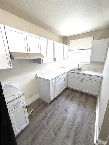 413 S 8th Street, Belleville, IL 62220