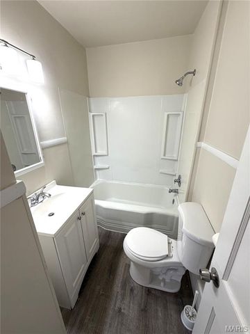 413 S 8th Street, Belleville, IL 62220