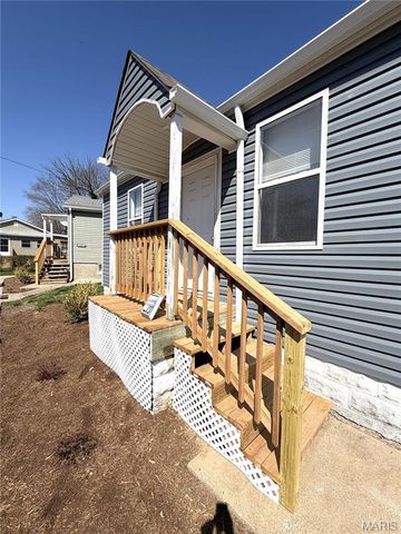 413 S 8th Street, Belleville, IL 62220