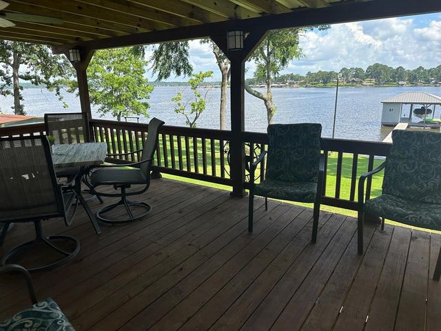 21516 Water Ridge Road, Chandler, TX 75758