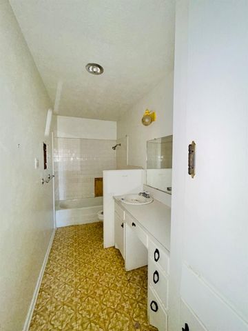 3412 E 18th Street, Lubbock, TX 79403