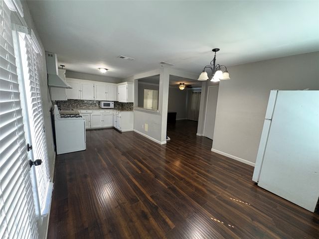 6907 Atha, Dallas, TX 75217