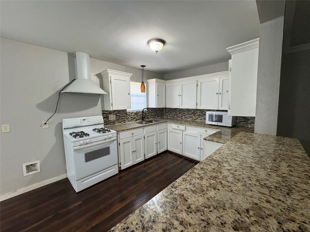 6907 Atha, Dallas, TX 75217
