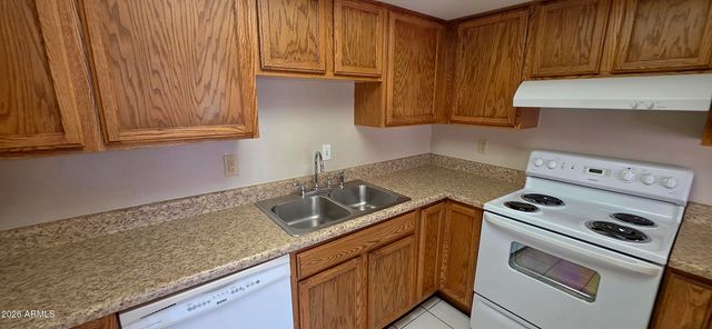 4466 W PALMAIRE Avenue, Glendale, AZ 85301
