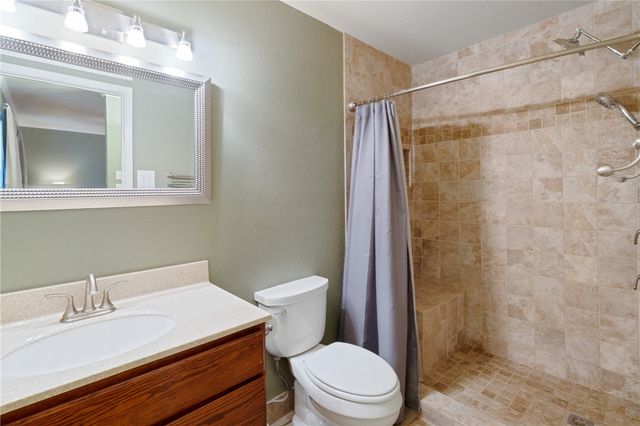 1213 Palm Ave, Kingsville, TX 78363