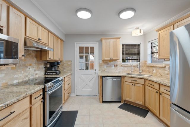 1213 Palm Ave, Kingsville, TX 78363