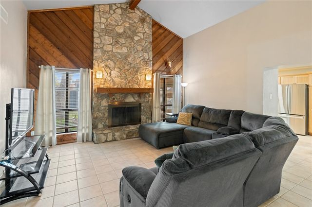 1213 Palm Ave, Kingsville, TX 78363