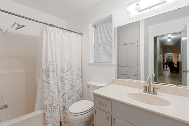 1213 Palm Ave, Kingsville, TX 78363