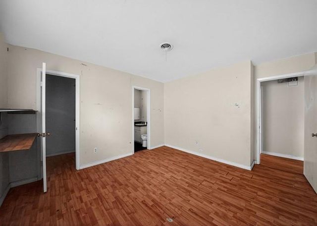 9539 Beverlyhill Street, Houston, TX 77063