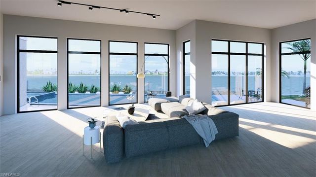 1305 Marlin DR, Naples, FL 34102