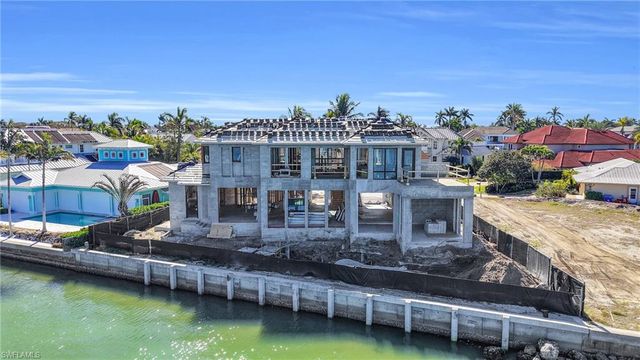 1305 Marlin DR, Naples, FL 34102