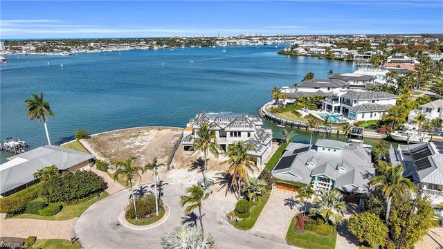 1305 Marlin DR, Naples, FL 34102