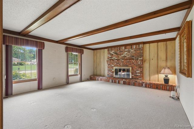 9277 Burning Tree Drive, Grand Blanc, MI 48439