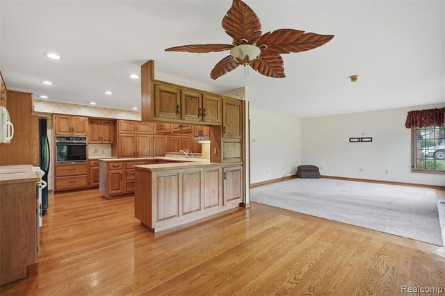 9277 Burning Tree Drive, Grand Blanc, MI 48439