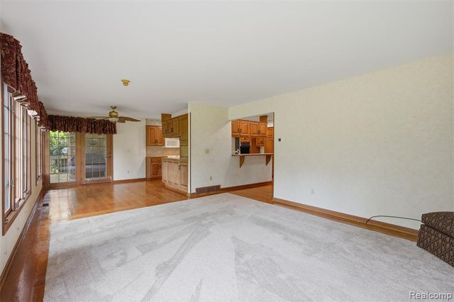 9277 Burning Tree Drive, Grand Blanc, MI 48439