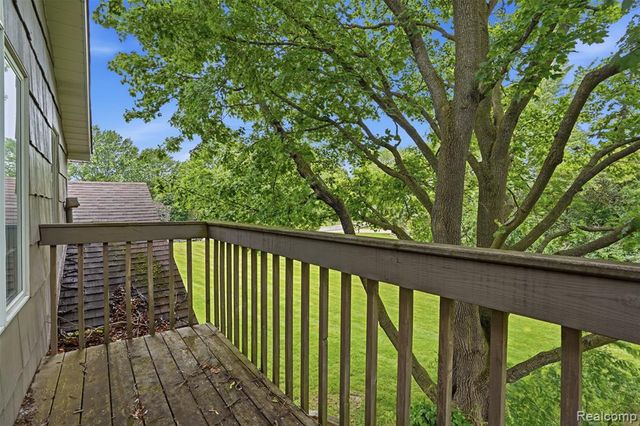 9277 Burning Tree Drive, Grand Blanc, MI 48439