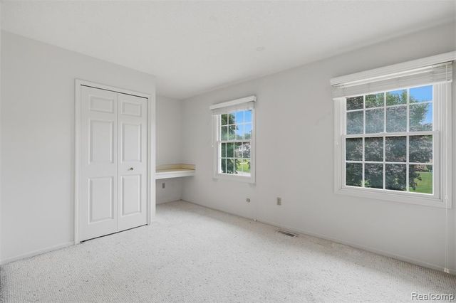 9277 Burning Tree Drive, Grand Blanc, MI 48439