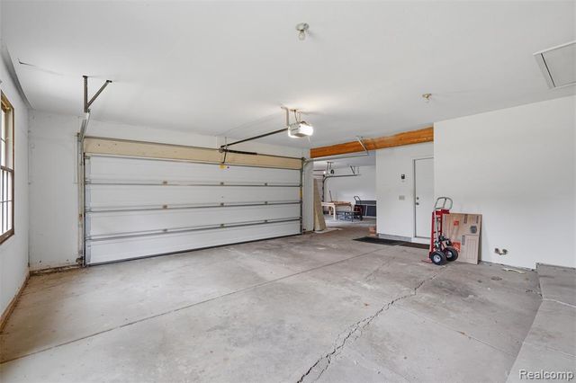 9277 Burning Tree Drive, Grand Blanc, MI 48439