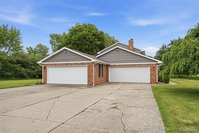 9277 Burning Tree Drive, Grand Blanc, MI 48439