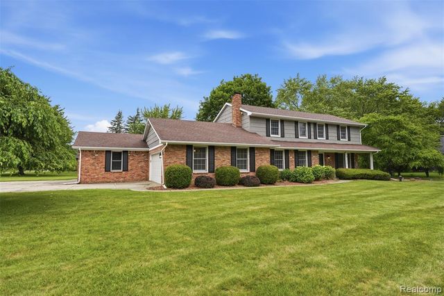 9277 Burning Tree Drive, Grand Blanc, MI 48439