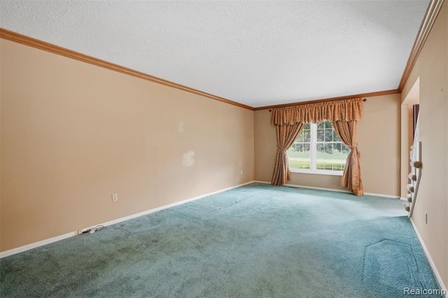 9277 Burning Tree Drive, Grand Blanc, MI 48439