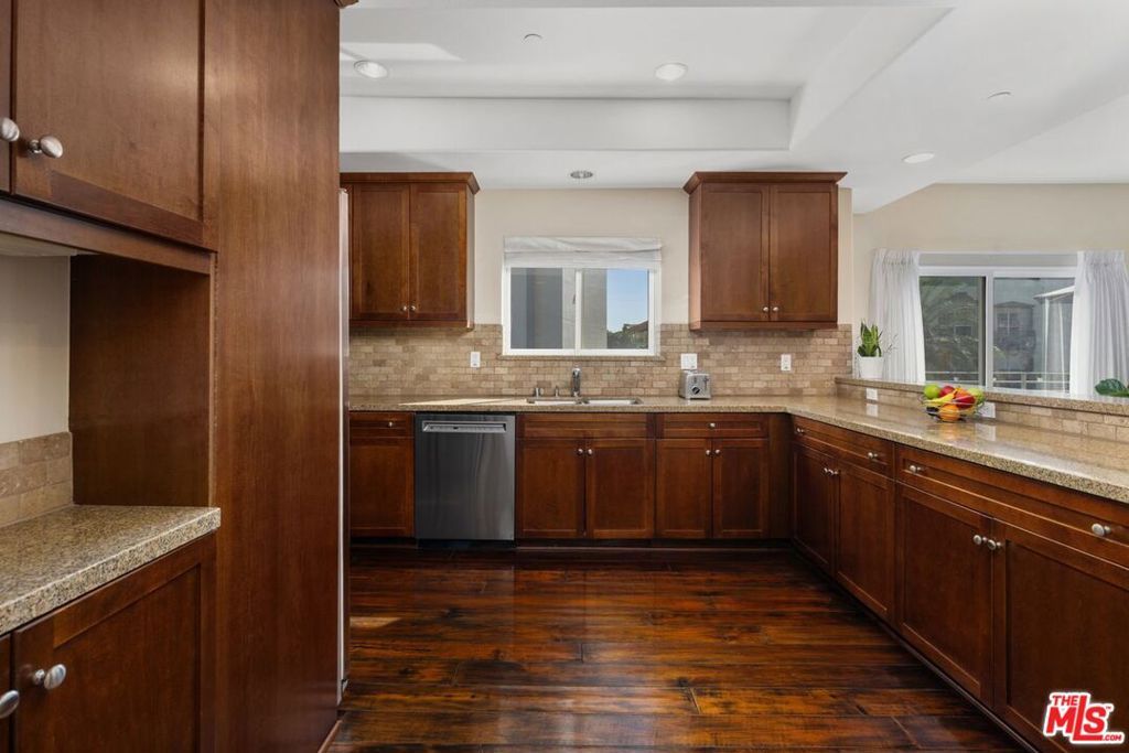 7249 Franklin Avenue 401, Los Angeles, CA 90046 — photo 3