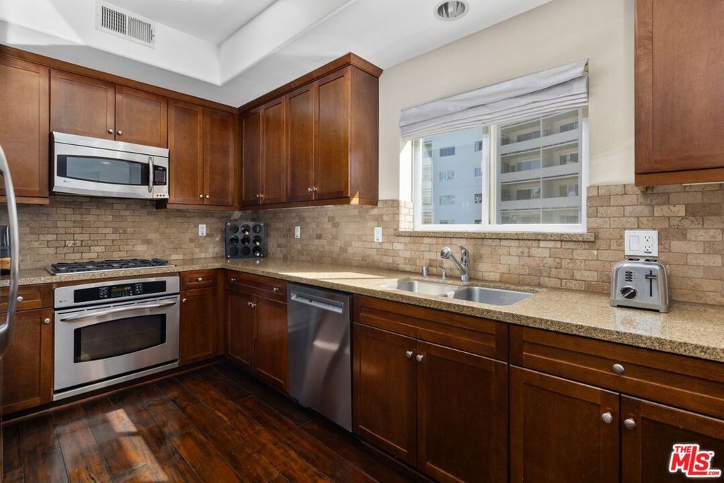 7249 Franklin Avenue 401, Los Angeles, CA 90046 — photo 4