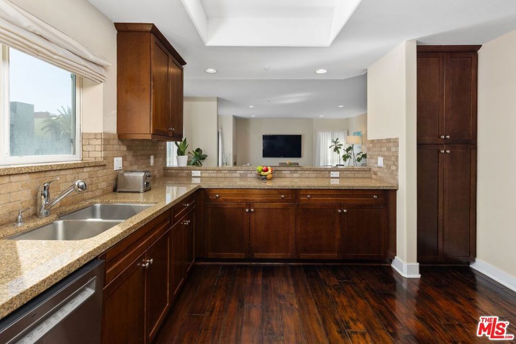 7249 Franklin Avenue 401, Los Angeles, CA 90046 — photo 5
