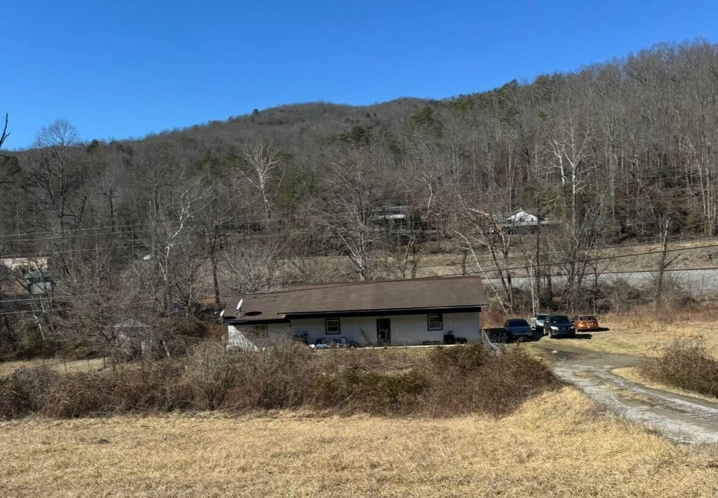 9840 US-119, Totz, KY 40870