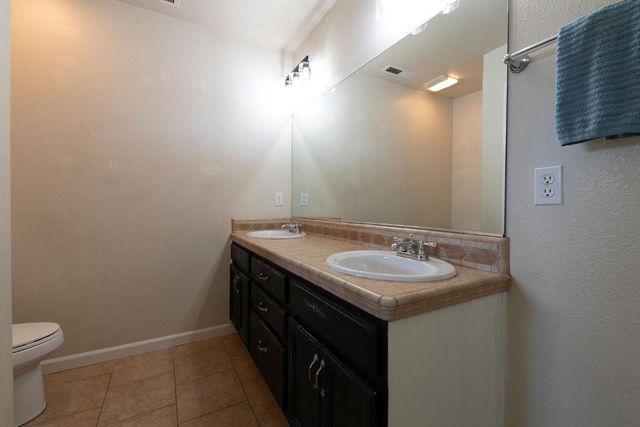 90 Westview Dr, Jackson, CA 95642